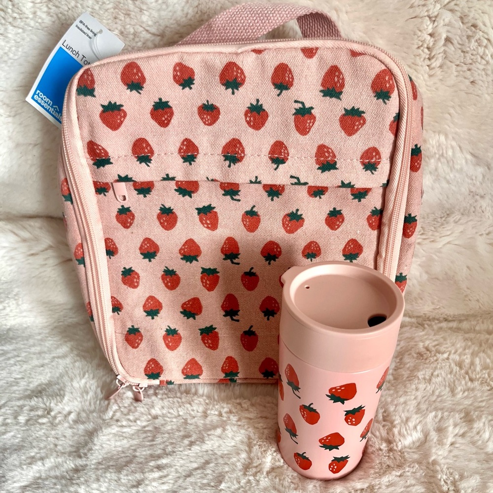 Room Essentials Strawberry Lunch Tote and Bottle Set